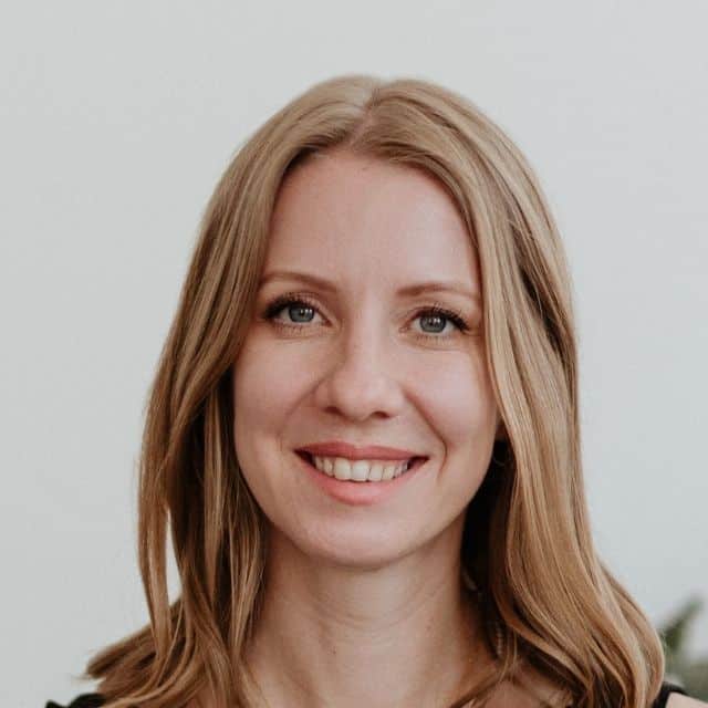 lektor-julia-michalekova-bio-09-05-2024